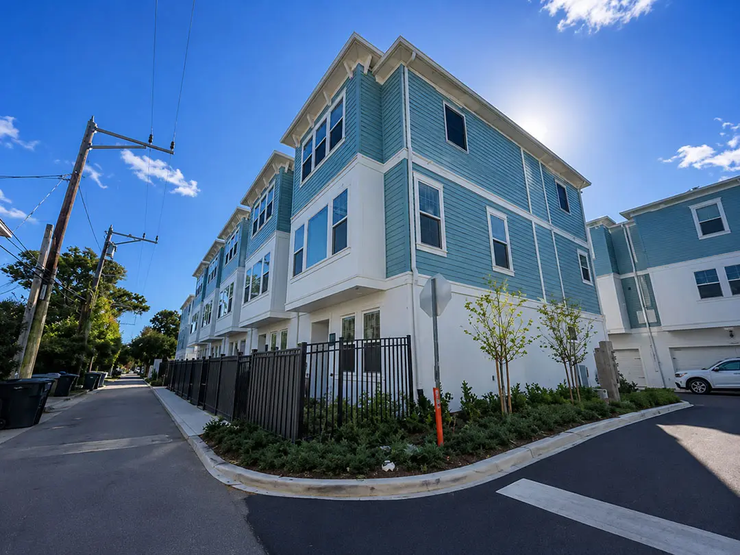 Seamless Gutter Installation for Townhomes in St Petersburg